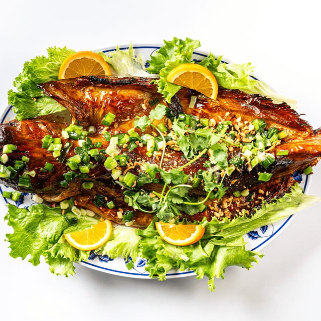 Baked Whole Catfish/Cá Bông Lau Nướng Lò.